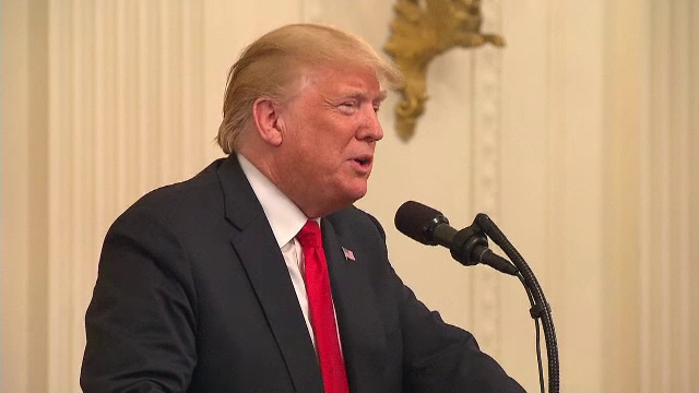 Donald Trump a pronunțat greșit de 7 ori un acronim deși citea de pe prompter