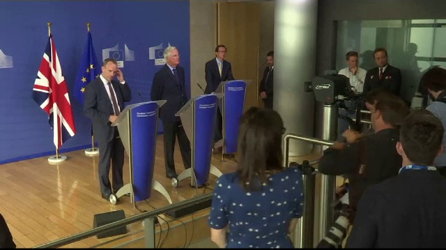 Ieşirea dezordonată din UE, pregătită în Marea Britanie. Ghidul ministrului pentru Brexit