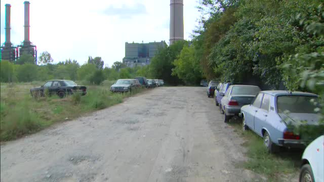 270 de străzi fără asfalt şi canalizare, în Capitală. Poliţiştii locali, puşi să le numere