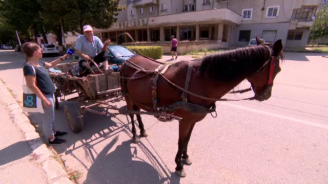 Orașul în care s-au investit 85.000 de lei pentru Centenar. Străzile arată ca după război