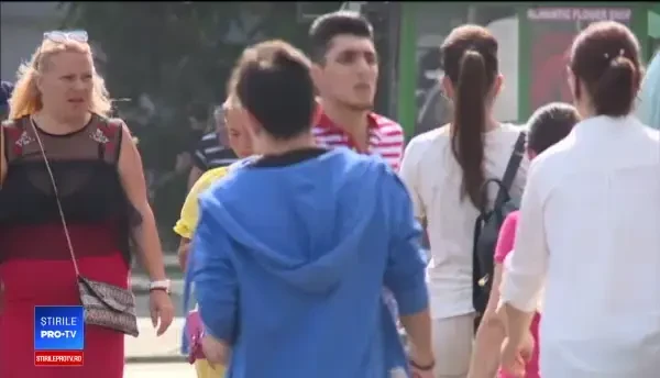 Românii iau bani de la bănci chiar şi pentru a umple frigiderul. Nivel record de credite