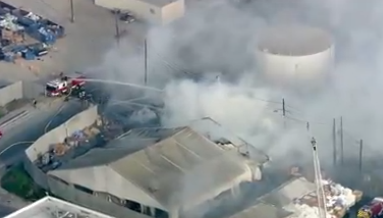 Incendiu la o fabrică Tesla din California. Mesajul postat de Elon Musk pe Twitter