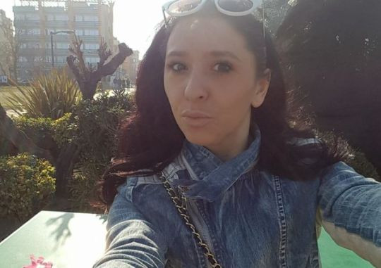 Român acuzat în UK că și-a ucis cu o foarfecă iubita gravidă: ”Vreau să mă executați”