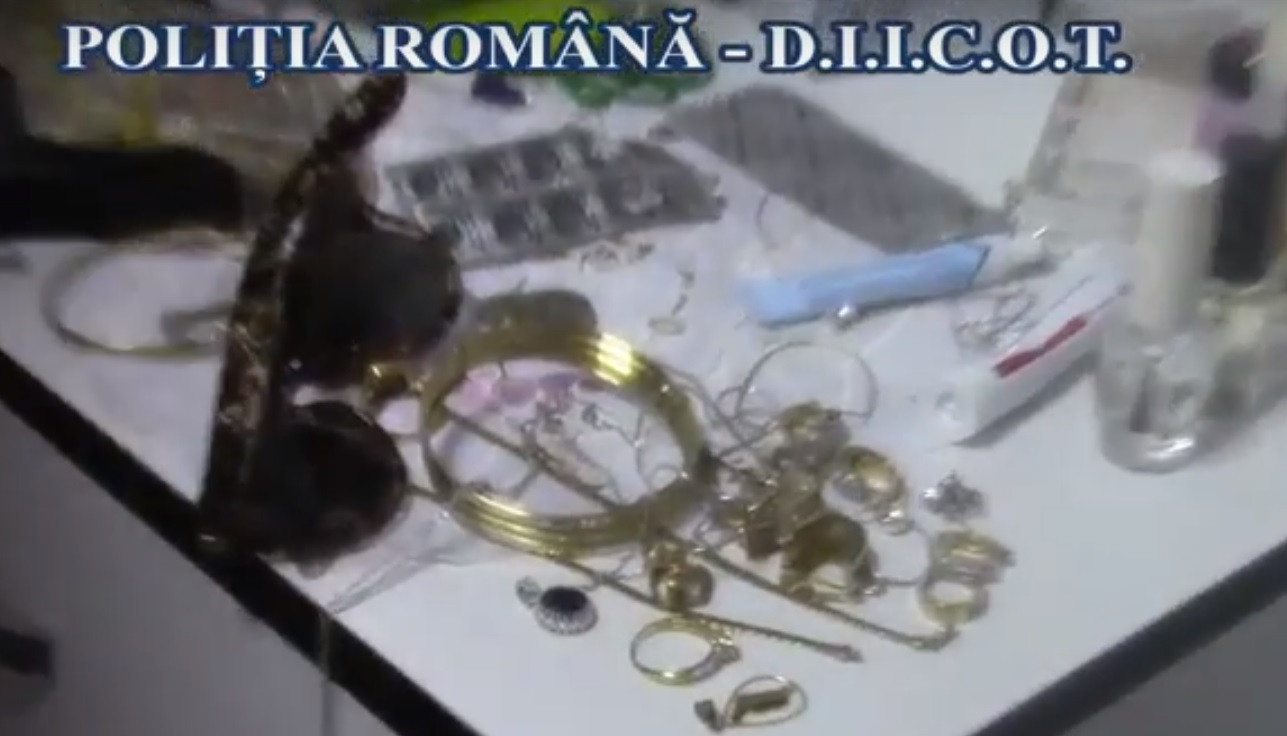 Unde au fost prinși 2 români care ar fi furat bijuterii de peste 5,5 milioane de euro din Insulele Canare