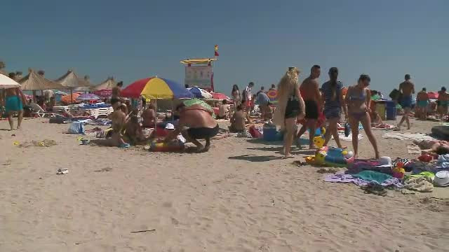 Aglomerație pe litoral în ultimul weekend de vară. Prețurile au scăzut considerabil
