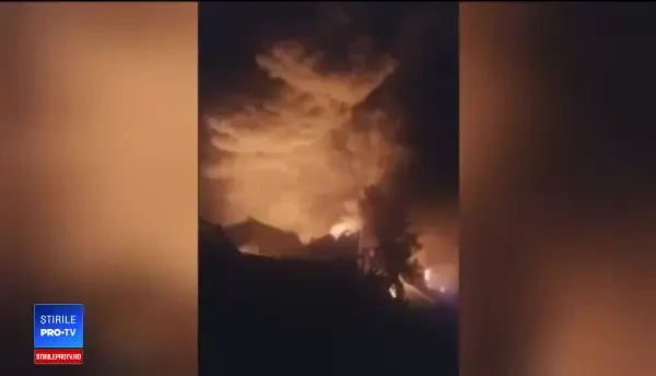 Incendiu violent la o fabrică de mase plastice din oraşul Fierbinţi