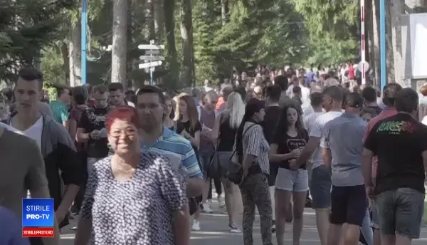 De ce vor din ce în ce mai multe tinere să devină poliţiste. Concurenţă mare şi la jandarmi