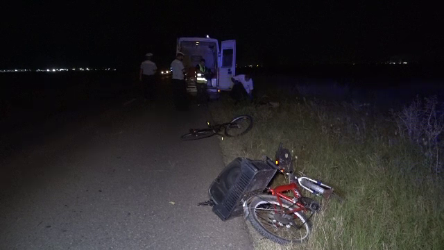 Bicicliști loviți de mașină, când se întorceau de la muncă. Șoferul i-a văzut în ultimul moment