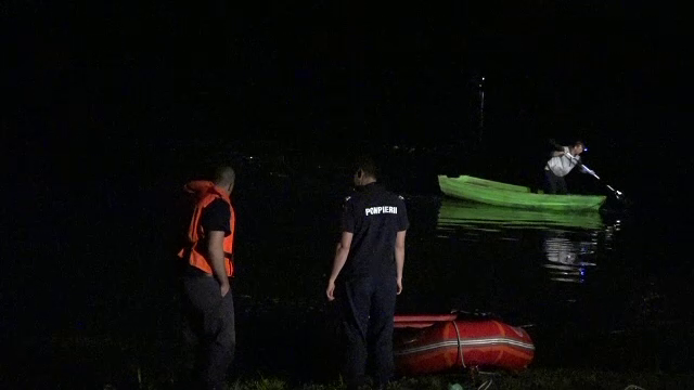 Un pescar a murit într-un lac, chiar sub ochii copiilor: „După vreo 5 minute am înțeles că se îneacă”