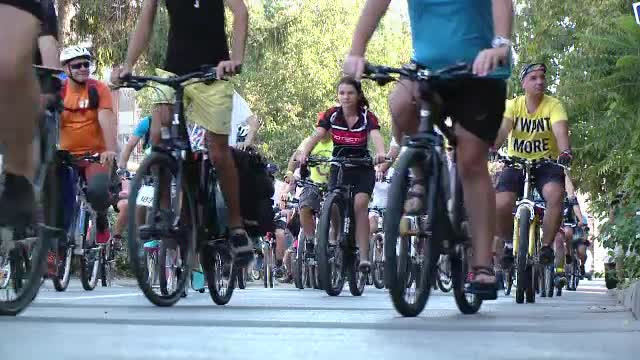 Timişorenii au mers pe biciclete alături de pompieri. Scopul evenimentului