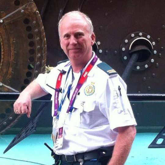 A venit cu ambulanţa la un apel de urgenţă, dar a sfârşit prin a face sex cu pacienta. Ce SMS i-a trimis apoi