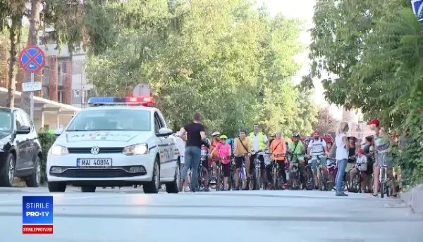 Timişorenii au mers pe biciclete alături de pompieri. Scopul evenimentului