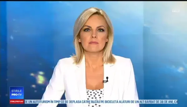 Momentul în care un fotograf s-a întâlnit cu un rechin, la 40km de țărm: „Cred că ne-am privit în ochi”