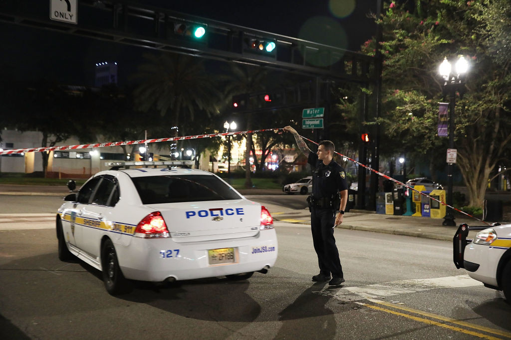 3 morți și 11 răniți, după atacul armat din Florida. Legătura dintre victime și atacator