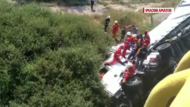 Un TIR s-a răsturnat pe o șosea din Olt. La volan, un cetățean bulgar