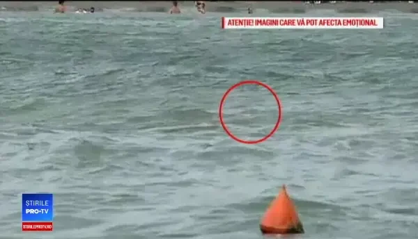 Un bărbat s-a înecat la Mangalia sub privirile soției sale, după ce a intrat în marea agitată