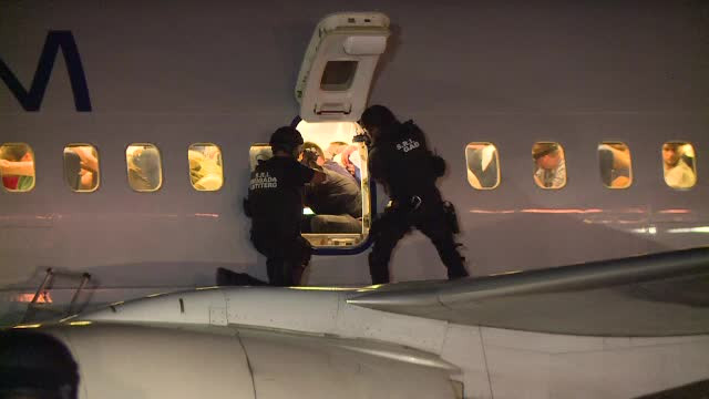 Exercițiu antitero cu agenți SRI la bordul unui avion TAROM, aflat în zbor