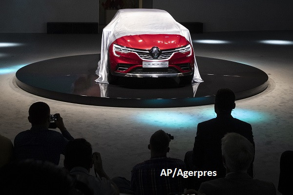 Proprietarul Dacia a prezentat corssoverul Arkana. Cum arată noul SUV al francezilor