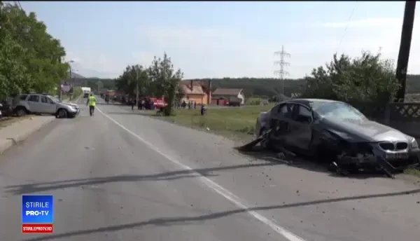 Femeie însărcinată în luna a opta, la spital, după un carambol cu cinci mașini, în Reghin