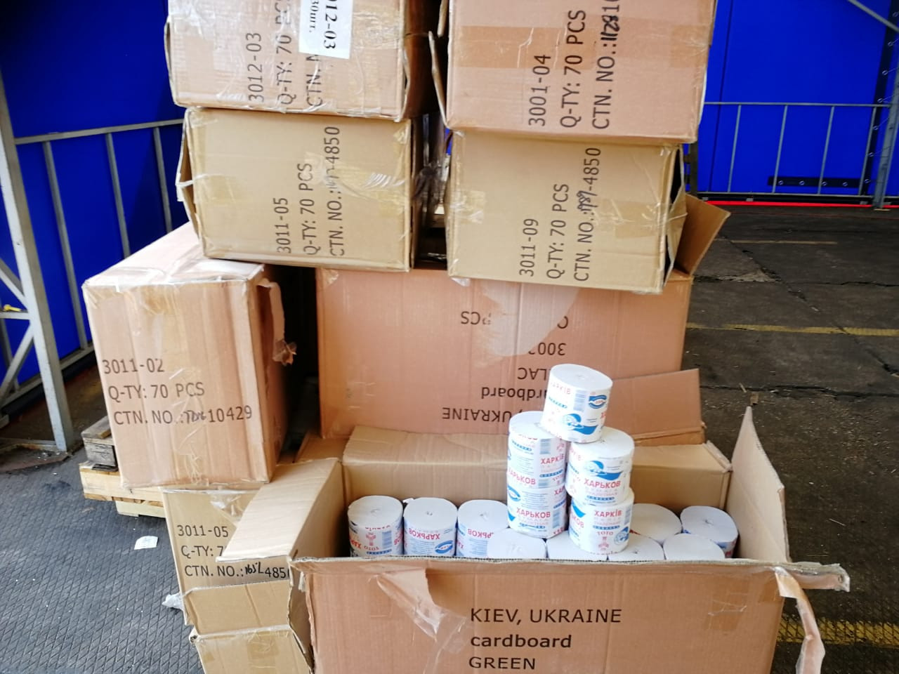 Transport de hârtie igienică, oprit de poliţia de frontieră. Ce era în neregulă