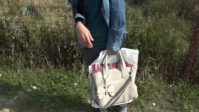 Un cunoscut preot i-ar fi cerut unei infirmiere să întrețină relații cu el. ”M-a pus în genunchi”