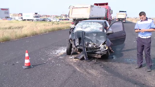 Accident grav pe centura Timișoarei. Trei persoane au fost rănite și transportate de urgenţă la spital