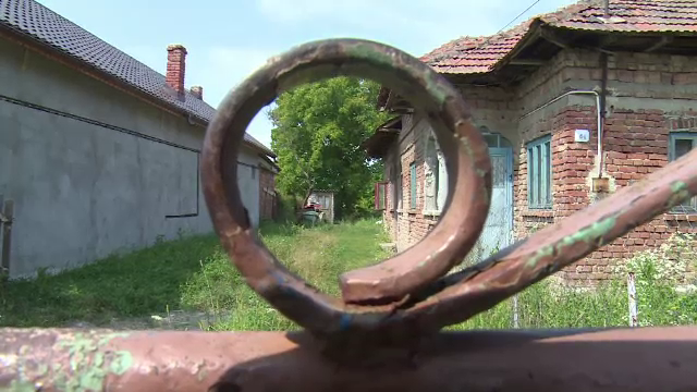 Bărbat din Dâmbovița găsit mort în casă. Ce au auzit vecinii din curtea lui cu o noapte înainte