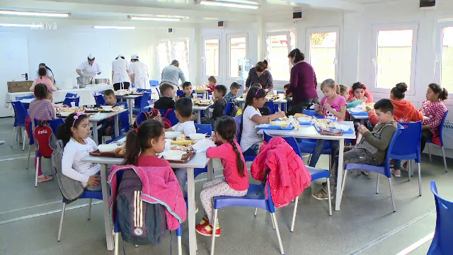 Programul "Masă caldă pentru elevi", un posibil eşec şi în noul an şcolar. Când va fi pus în dezbatere
