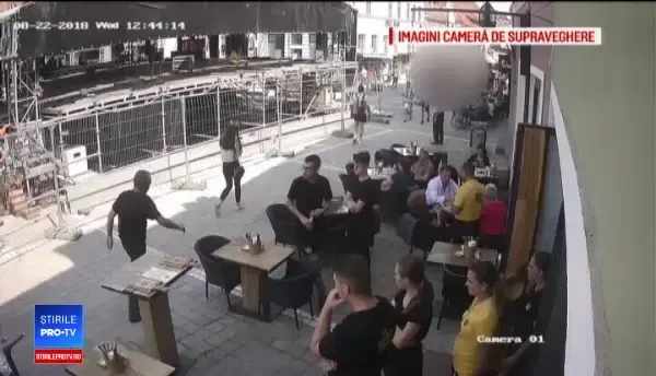 Cerșetoria afectează turismul. Soluţia autorităţilor pentru cerşetorii care harțuiesc turiştii