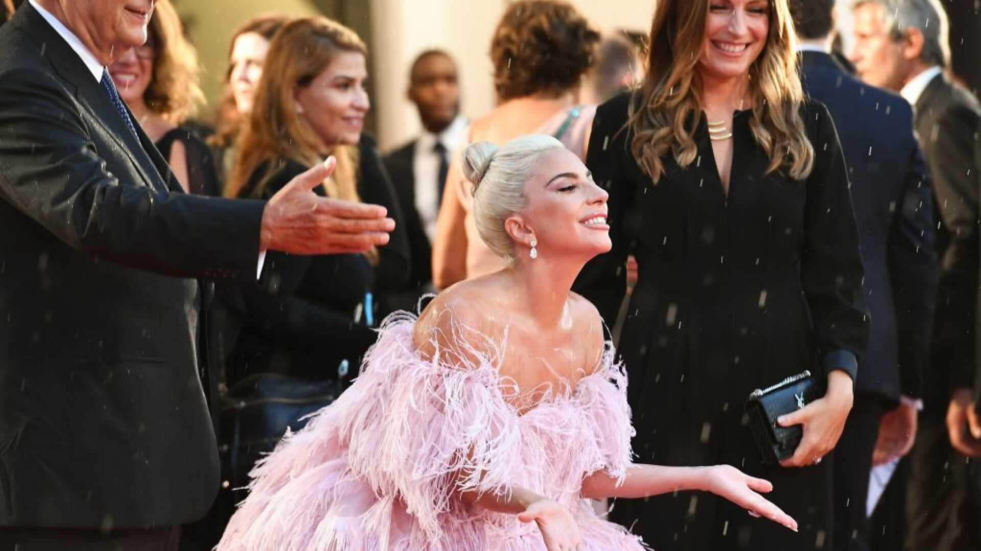 Motivul real pentru care Lady Gaga a ajuns în faliment. Artista nici nu și-a dat seama că a pierdut toți banii