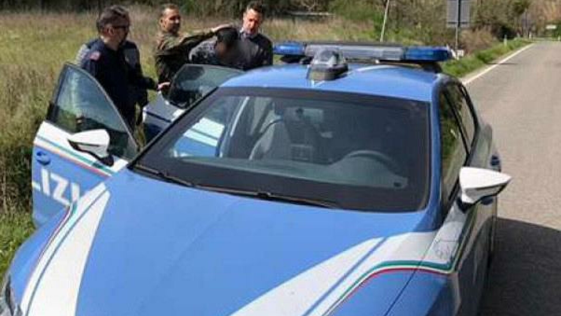 Român dat în urmărire internațională, descoperit în dulapul cu hăinuțele fiicei de 4 ani, în Italia