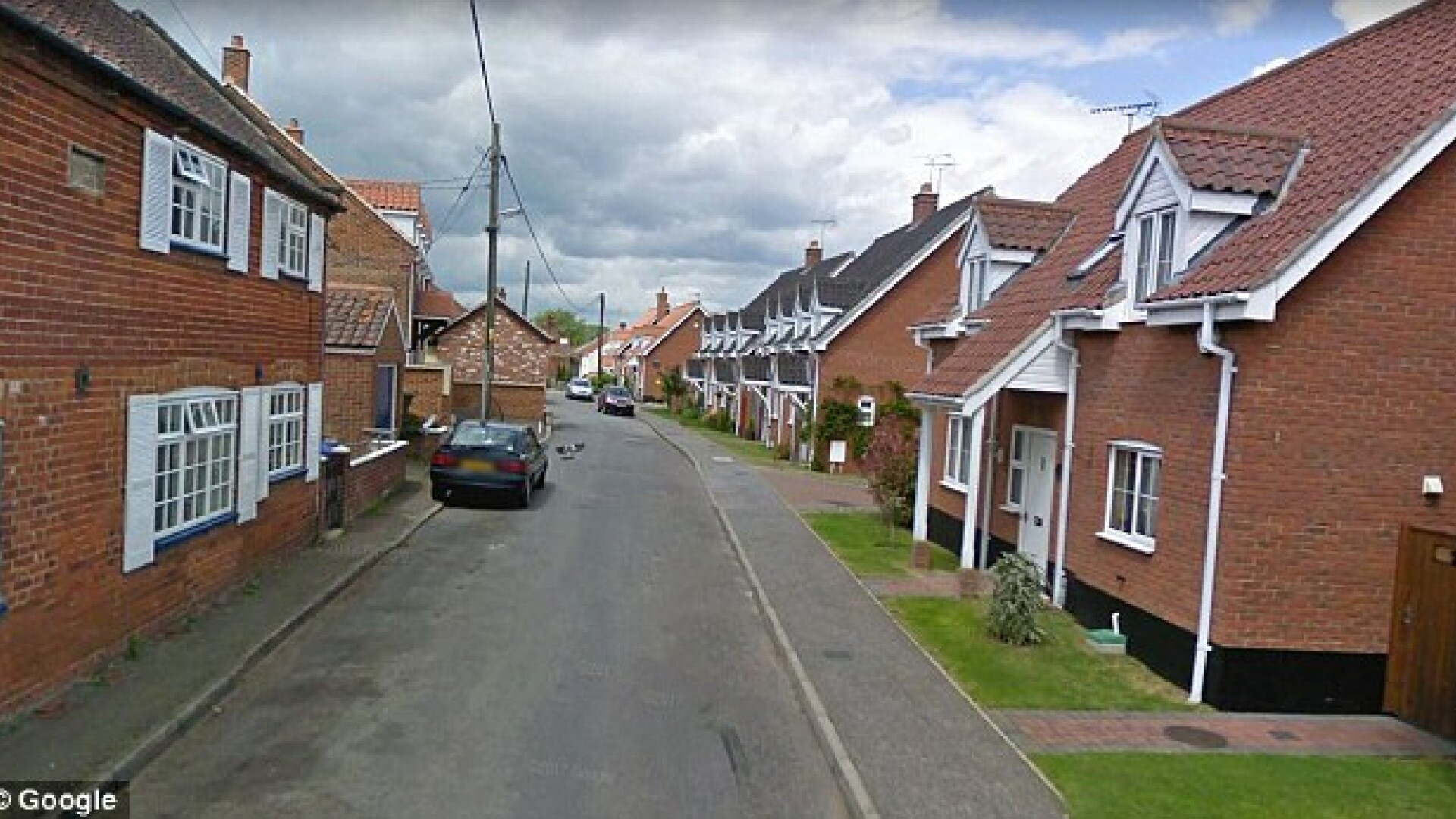 Un bărbat a lipit un bilet cu instrucțiuni pe ușă apoi s-a sinucis. Cine l-a găsit