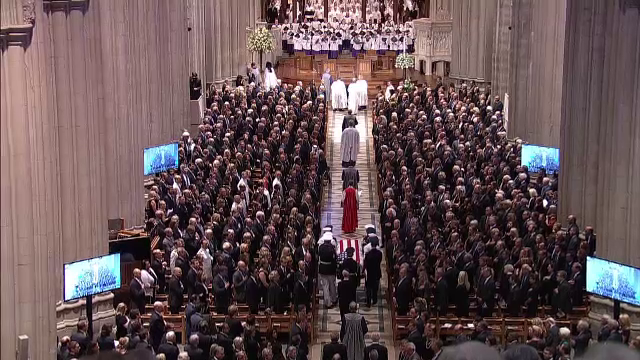Americanii și-au luat adio de la John McCain. Politicieni celebri au participat la funeralii