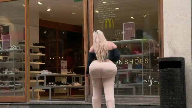 Natasha Crown, fund, suedeza, operatii estetice,