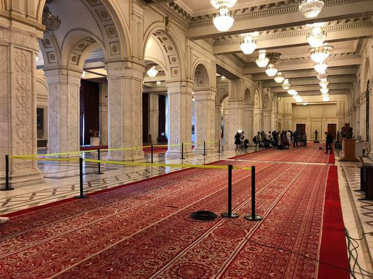 Măsuri restrictive pentru jurnaliştii de la Camera Deputaților. A fost instalat un "ţarc"