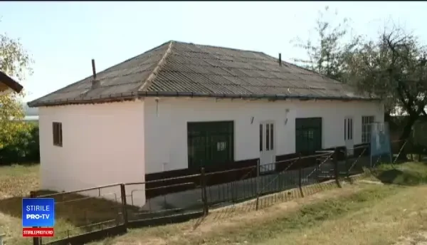 Copiii dintr-un comună din Argeș vor învăța într-un bar. Școala, în renovare de peste 10 ani