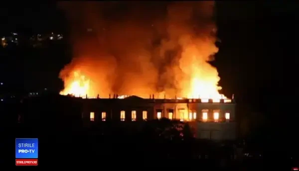 Incendiu puternic la Muzeul Naţional din Rio de Janeiro. 200 de ani de știință, pierduți