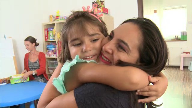 Face terapie de la 2 ani, ca să înveţe să spună "mama" sau "mă doare". Afecţiunea de care suferă