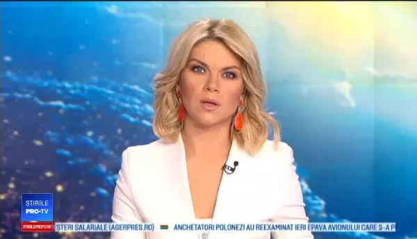 Un camion încărcat cu deodorante a luat foc pe o autostradă din Texas