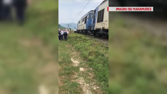 Cuplu salvat ca prin minune, după ce li s-a oprit maşina pe calea ferată