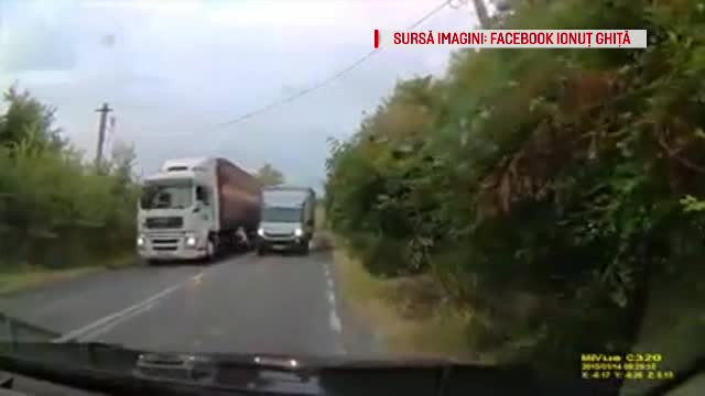 Imaginile surprinse de un șofer în județul Bacău. A evitat la timp o tragedie