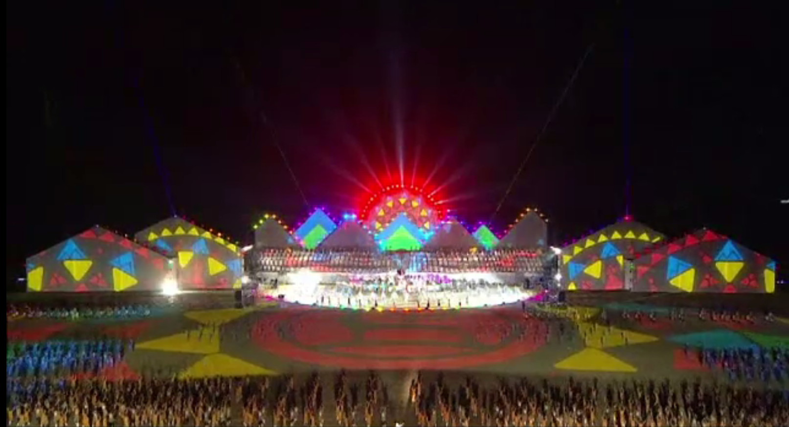 Ceremonie măreață în Kârgâzstan, cu ocazia începerii Jocurilor mondiale ale populațiilor nomade