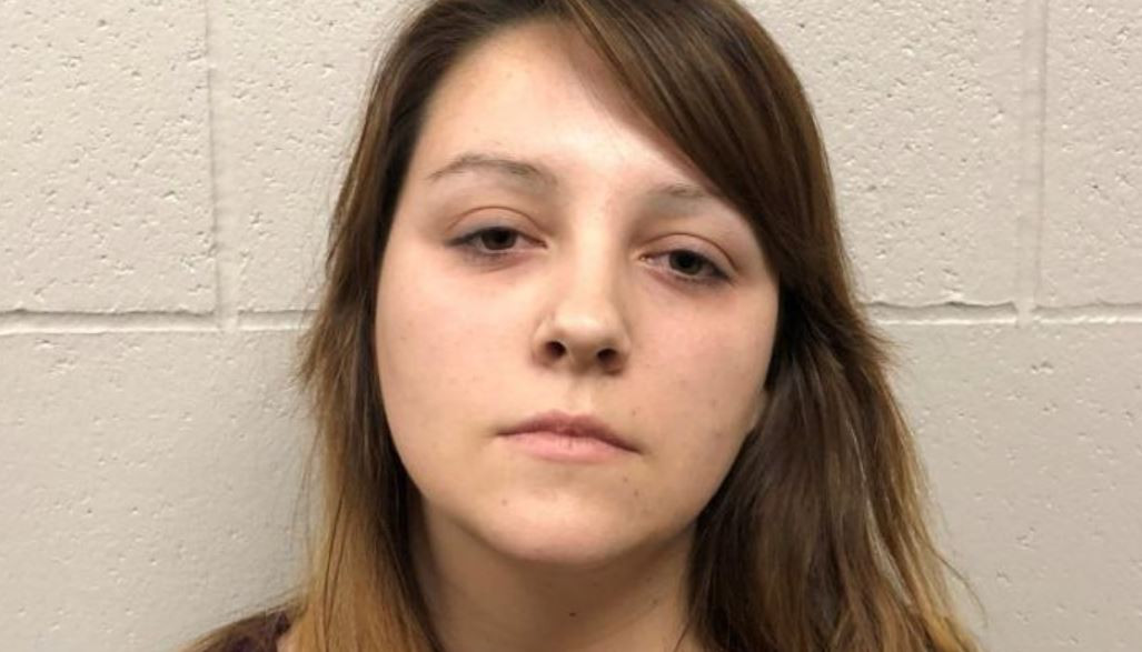 O mamă de 23 de ani, acuzată că și-a ucis bebelușii. Ce a căutat pe internet femeia după crime