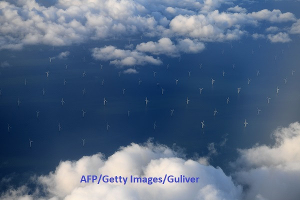 Cum arată cel mai mare parc eolian offshore de pe planetă. Turbinele, de două ori mai mari ca Big Ben-ul
