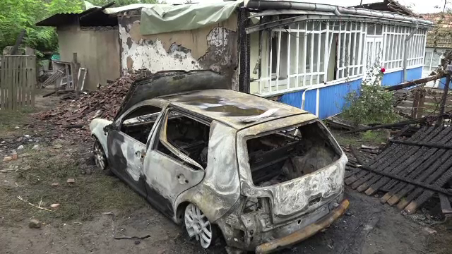 Motivul pentru care o tânără din Botoșani a incendiat mașina iubitului. Ce i-a spus apoi la telefon