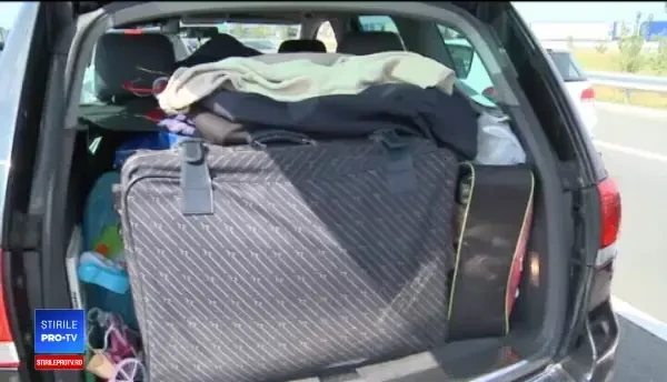 Mii de români se întorc la muncă în străinătate cu portbagajele pline: Murături, gemuri, compot