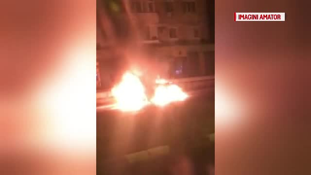 O maşină de lux a ars complet, pe un bulevard din Galaţi. Proprietarul încă nu a aflat