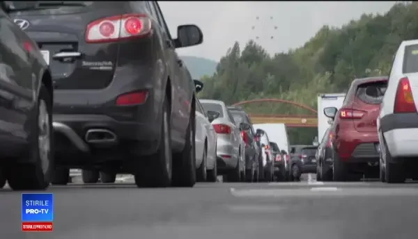 Mii de turiști care și-au dorit să respire aer curat la munte, blocați pe DN1