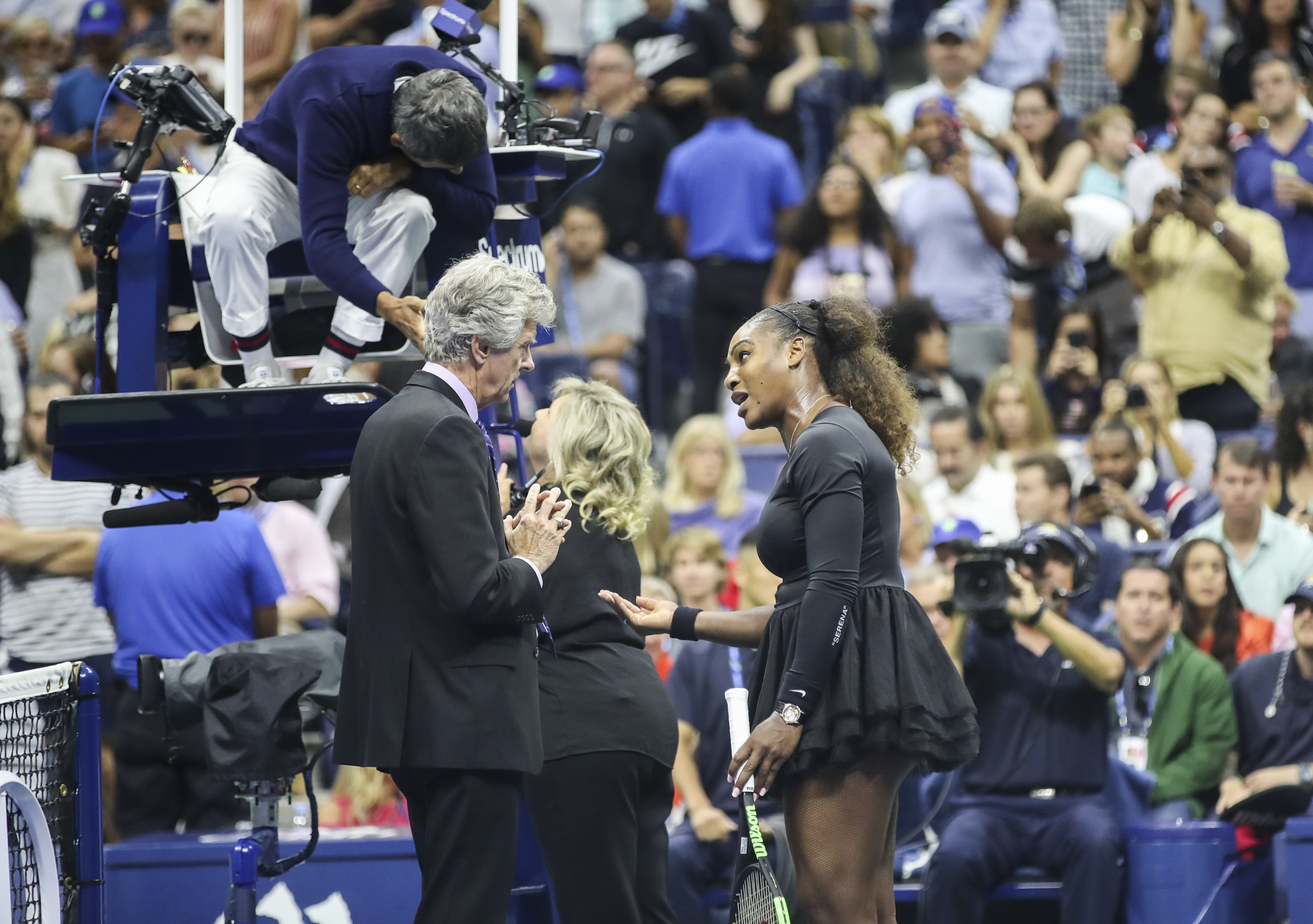 Finală cu acuze de sexism, scandal cu arbitrul şi lacrimi pentru Serena Williams, în finala US Open