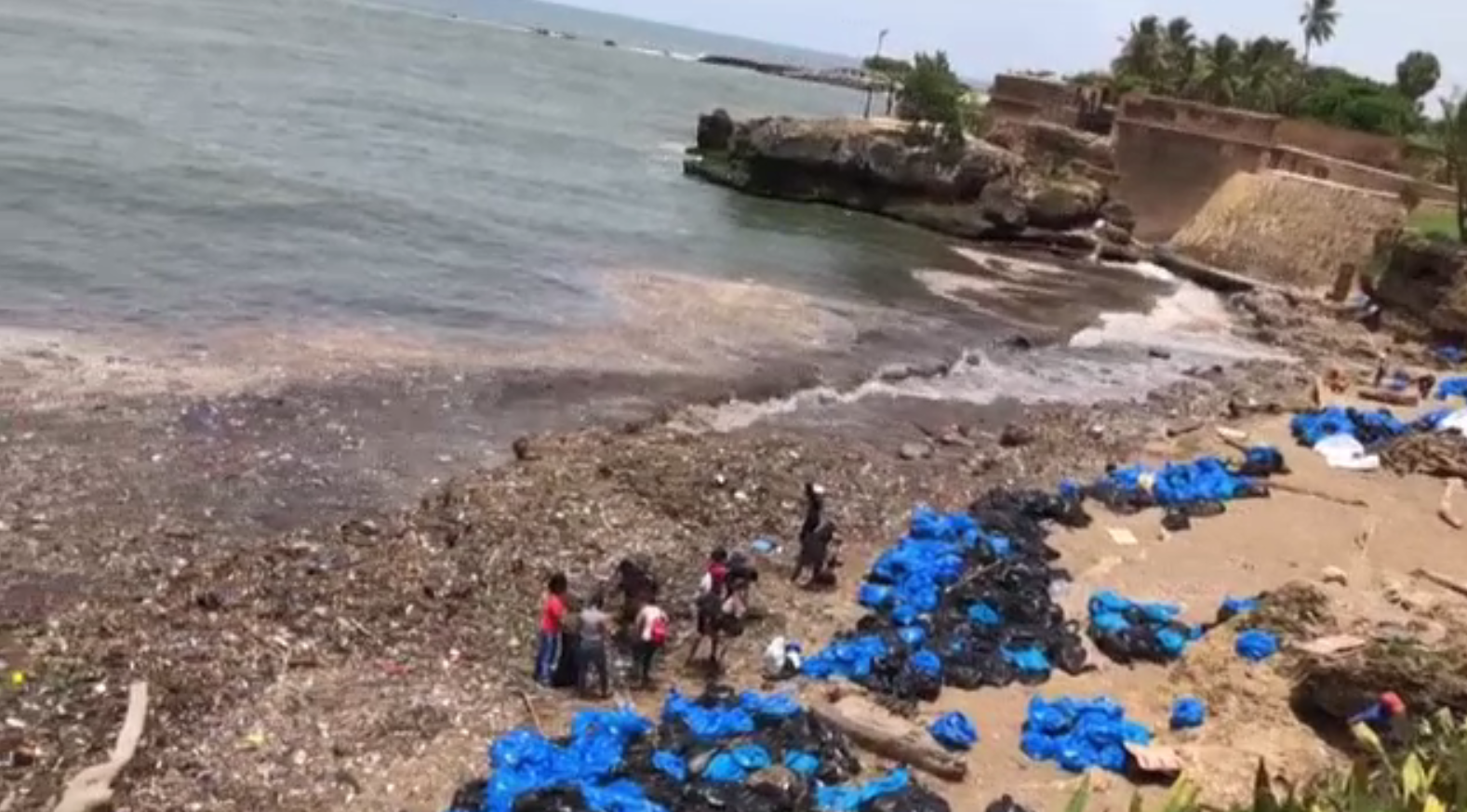 Soluția găsită de un tânăr pentru a curața apa oceanelor de tonele de gunoaie